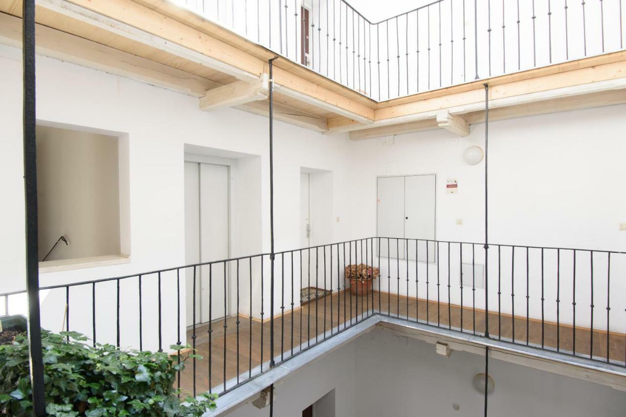 Design Apartment - Centrally Located Wina Bagian luar foto