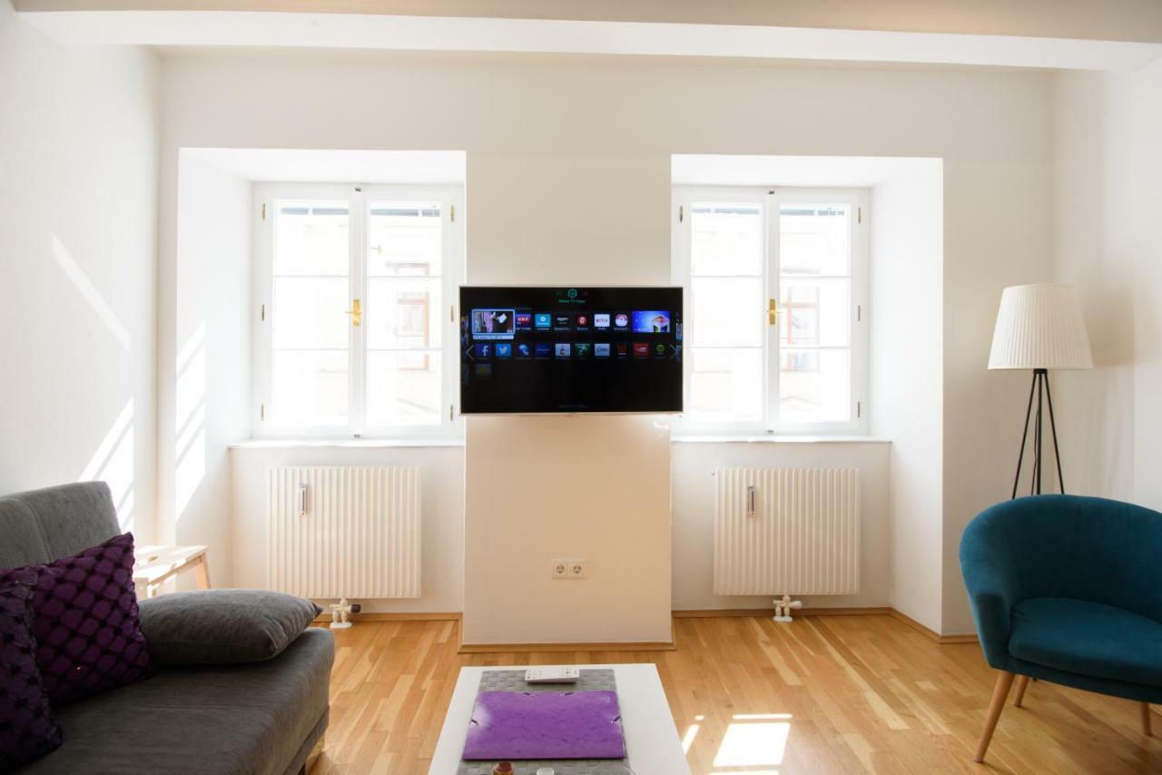 Design Apartment - Centrally Located Wina Bagian luar foto