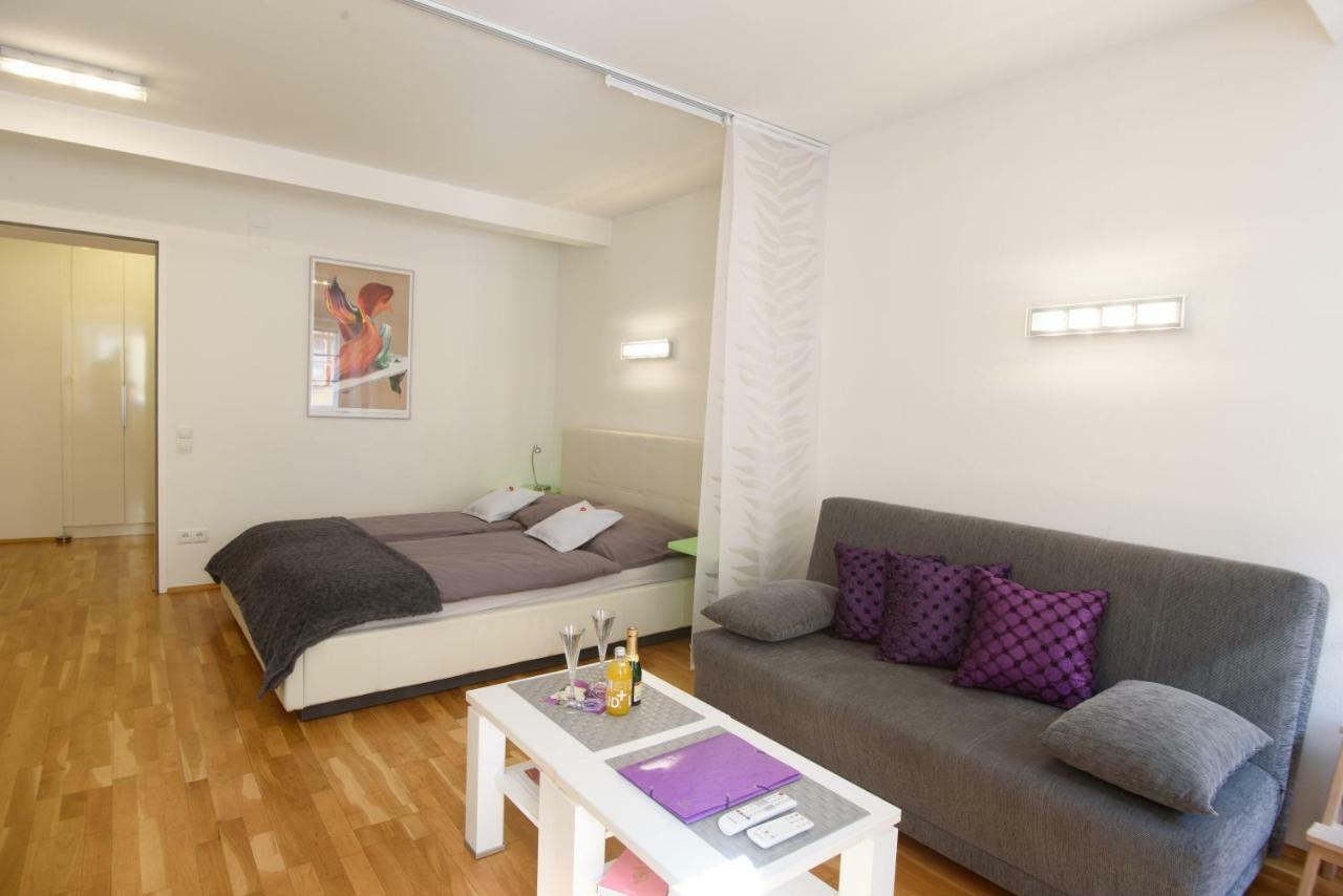 Design Apartment - Centrally Located Wina Bagian luar foto